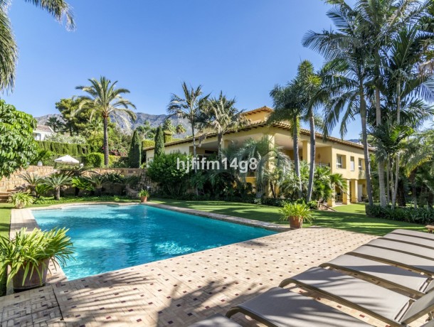 Villa for sale in The Golden Mile, Marbella