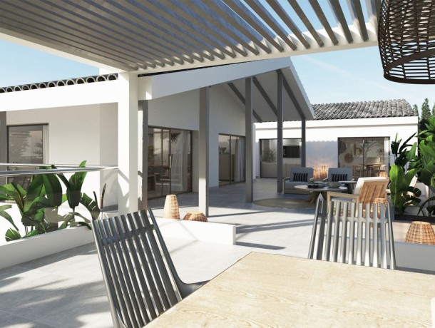 Villa for sale in Río Real, Marbella