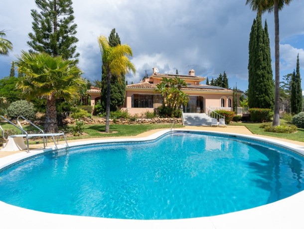 Villa for sale in Elviria, Marbella