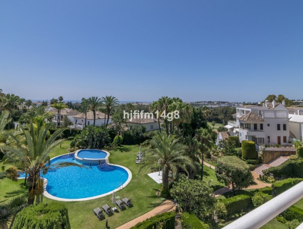 Apartment for sale in Nueva Andalucía, Marbella