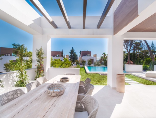 Villa for sale in The Golden Mile, Marbella