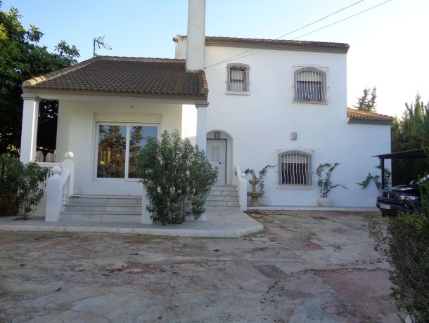 Villa for sale in Alhaurín de la Torre, Marbella