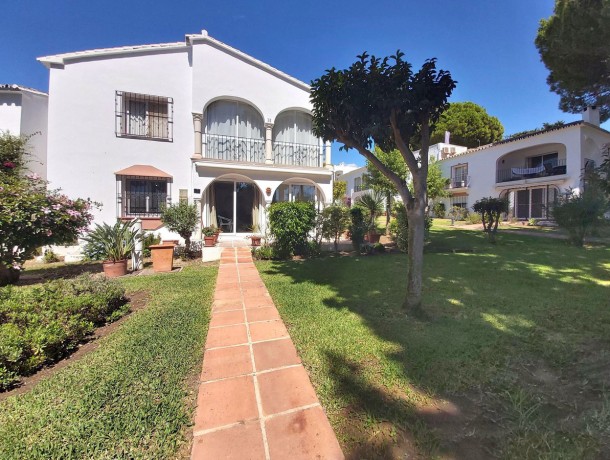 Apartment for sale in El Paraiso, Marbella