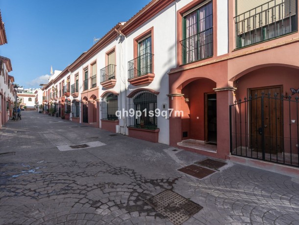 Townhouse for sale in Cancelada, Marbella