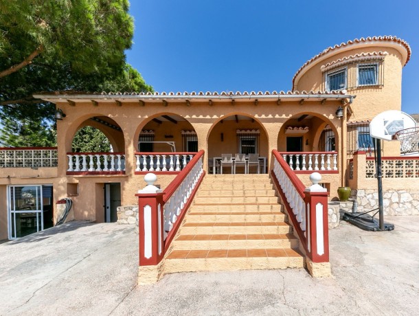 Villa for sale in Benalmadena, Marbella