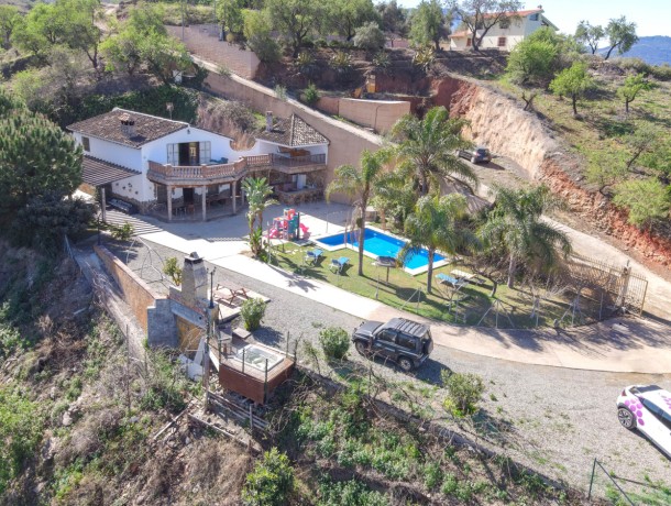Villa for sale in Guaro, Marbella