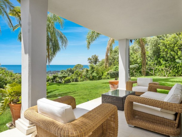 Villa for sale in El Rosario, Marbella