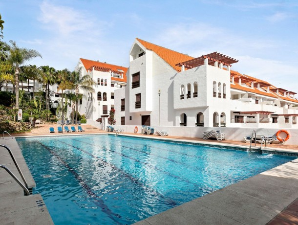 Apartment for sale in Nueva Andalucía, Marbella