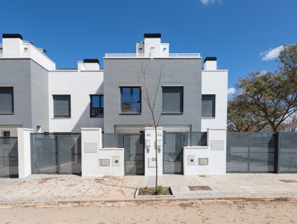 Townhouse for sale in Churriana, Marbella