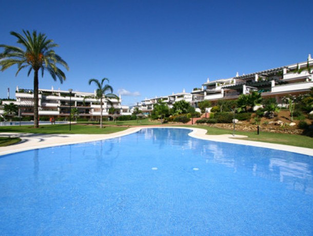Apartment for sale in Nueva Andalucía, Marbella
