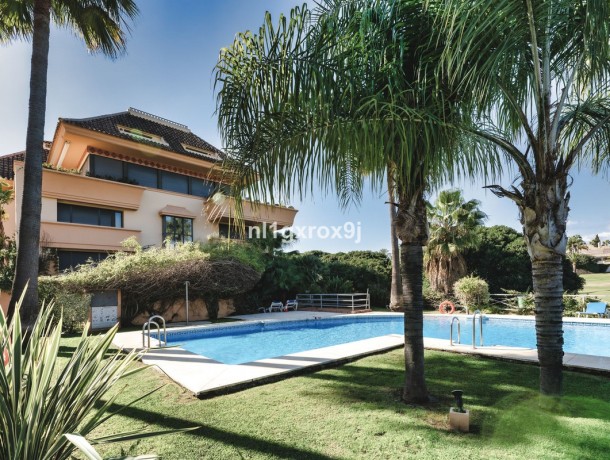Apartment for sale in Nueva Andalucía, Marbella