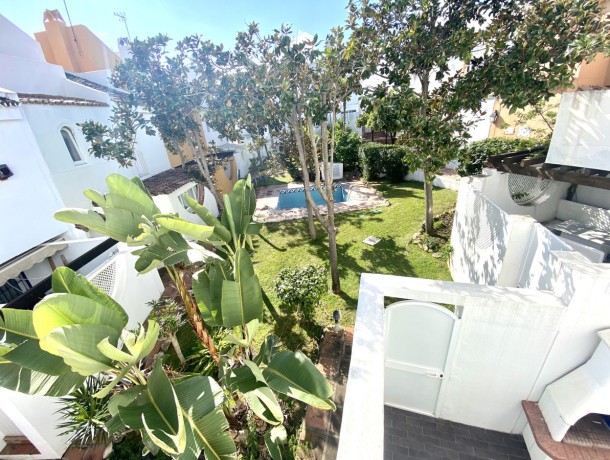 Townhouse for sale in Nueva Andalucía, Marbella