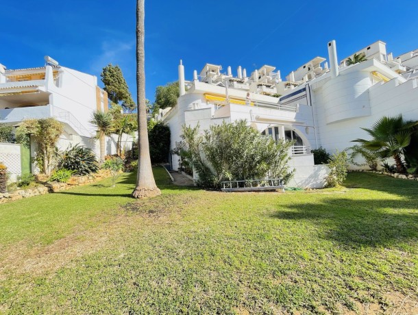 Townhouse for sale in Calahonda, Marbella