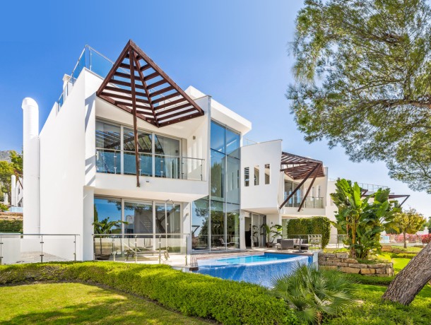 Townhouse for sale in Sierra Blanca, Marbella