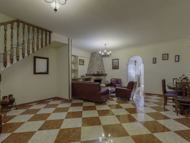 Townhouse for sale in Alora, Marbella