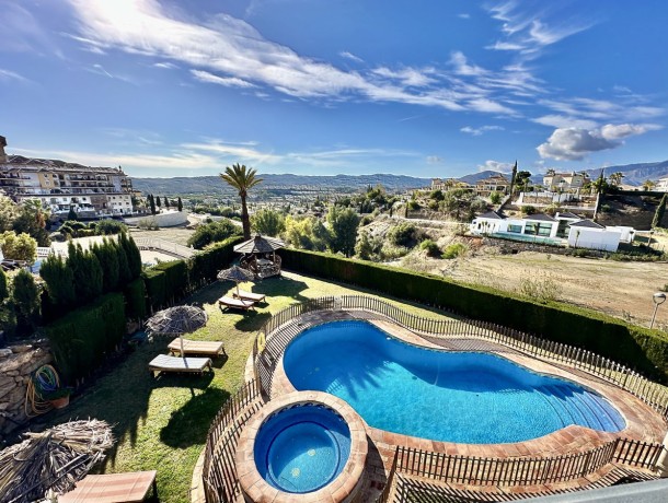 Villa for sale in Mijas Golf, Marbella