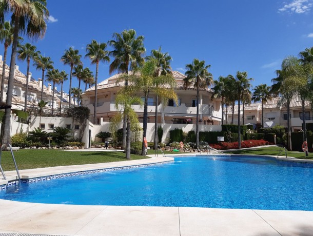 Townhouse for sale in Las Chapas, Marbella