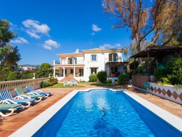 Villa for sale in Elviria, Marbella