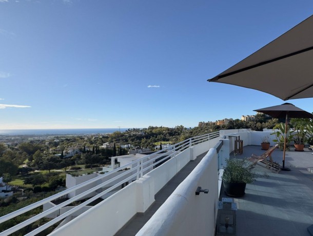 Apartment for sale in La Quinta, Marbella
