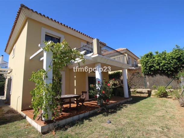 Villa for sale in San Luis de Sabinillas, Marbella