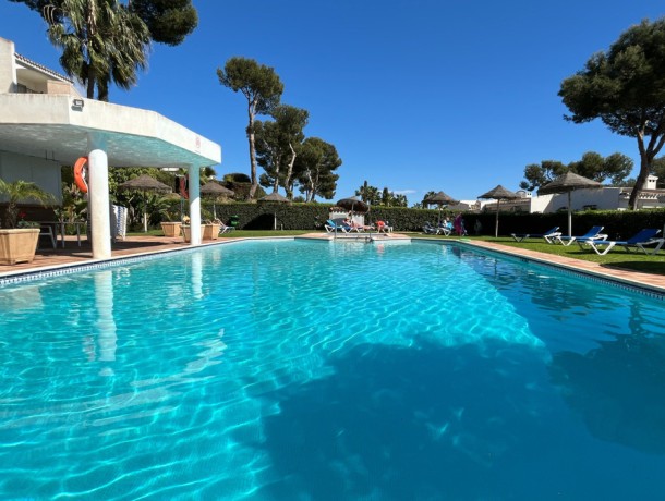 Villa for sale in Miraflores, Marbella