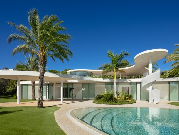 Villa for sale in Casares, Marbella
