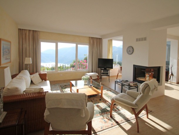 Villa for sale in Istán, Marbella