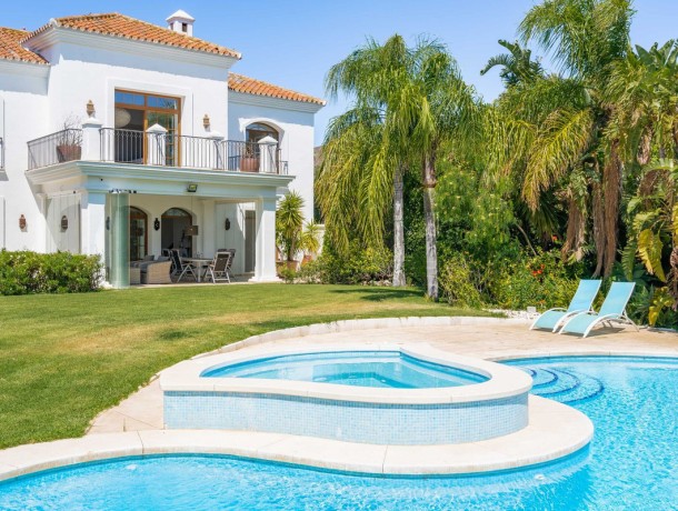 Villa for sale in La Cala de Mijas, Marbella