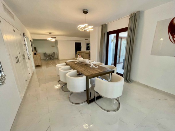 Apartment for sale in Puerto Banús, Marbella