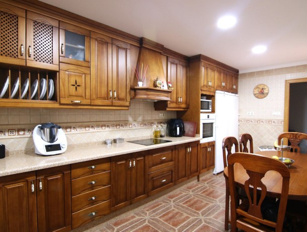 Townhouse for sale in Guaro, Marbella
