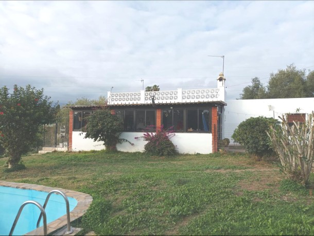Villa for sale in El Padron, Marbella