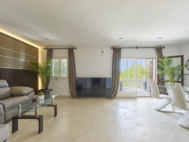 Villa for sale in The Golden Mile, Marbella