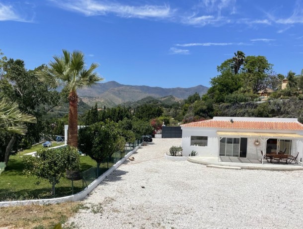 Villa for sale in Estepona, Marbella