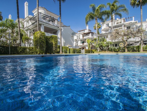 Apartment for sale in Nueva Andalucía, Marbella