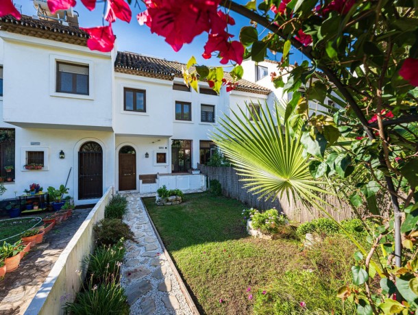 Townhouse for sale in Estepona, Marbella