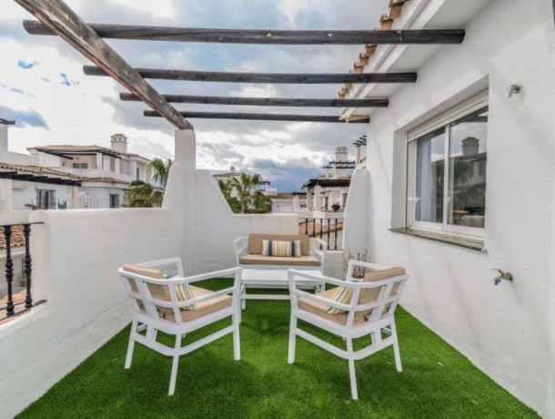 Apartment for sale in Nueva Andalucía, Marbella