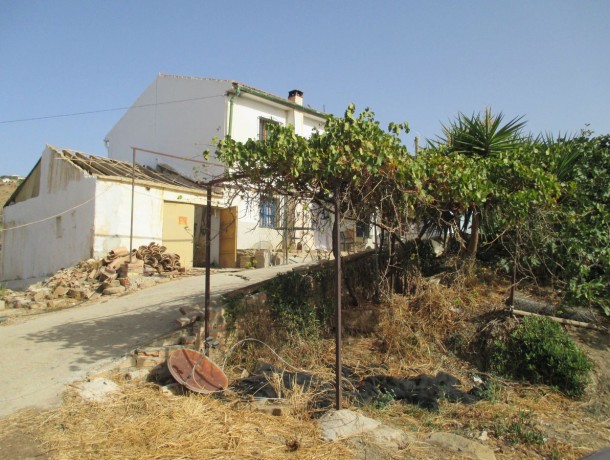 Villa for sale in Villanueva De La Concepcion, Marbella