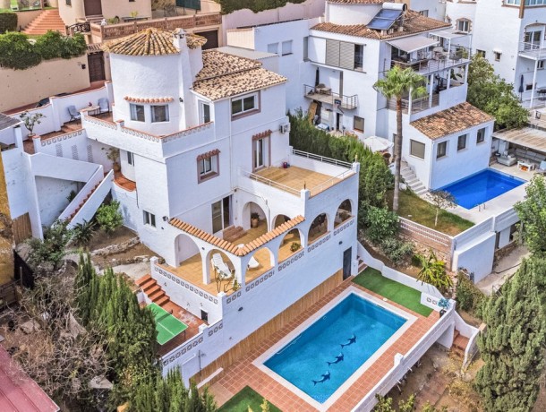 Villa for sale in Benalmadena, Marbella