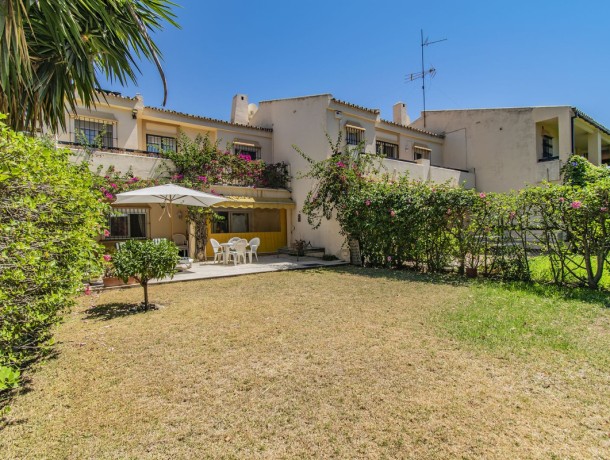 Townhouse for sale in Nueva Andalucía, Marbella