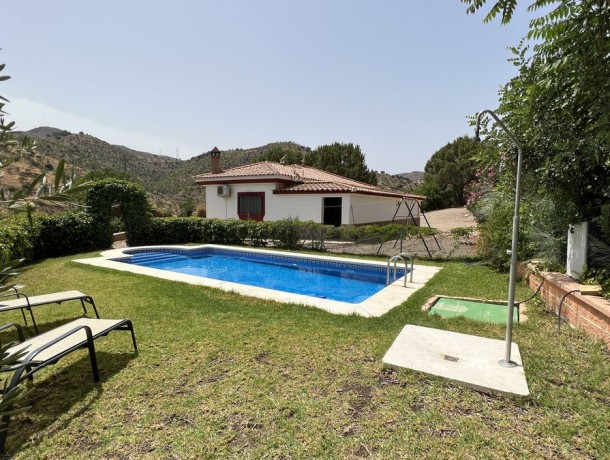 Villa for sale in Almogía, Marbella