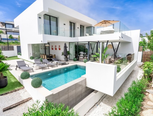 Villa for sale in Atalaya, Marbella