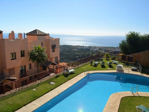 Apartment for sale in Calahonda, Marbella