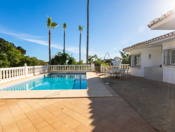 Villa for sale in Calahonda, Marbella
