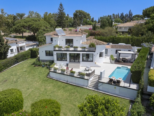 Villa for sale in Guadalmina Alta, Marbella