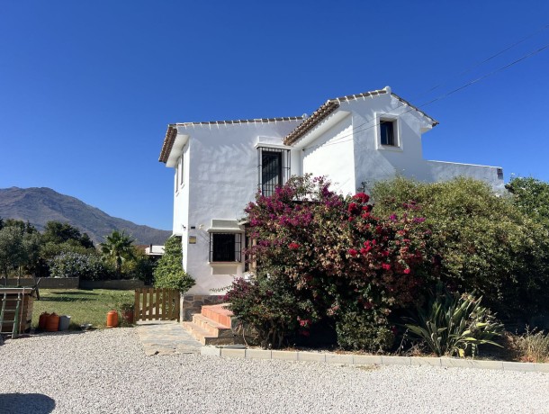 Villa for sale in Estepona, Marbella