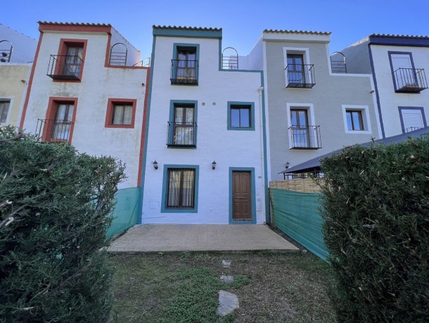 Townhouse for sale in Casares, Marbella