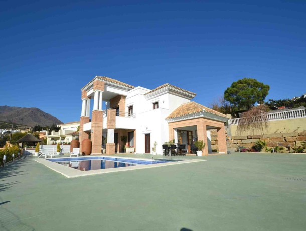 Villa for sale in Valle Romano, Marbella