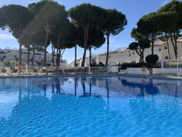 Townhouse for sale in Las Chapas, Marbella