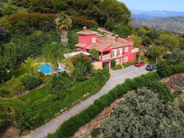 Villa for sale in Monda, Marbella