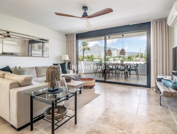 Apartment for sale in Nueva Andalucía, Marbella